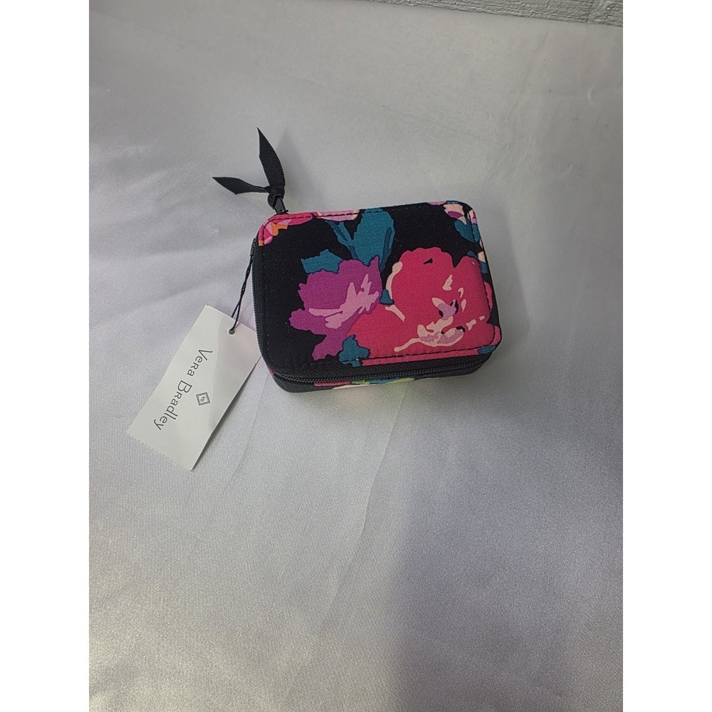 Vera Bradley Hilo Meadow Travel Pill Case Box Floral NWT‎